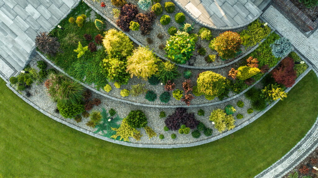 Large Modern Residential Backyard Garden